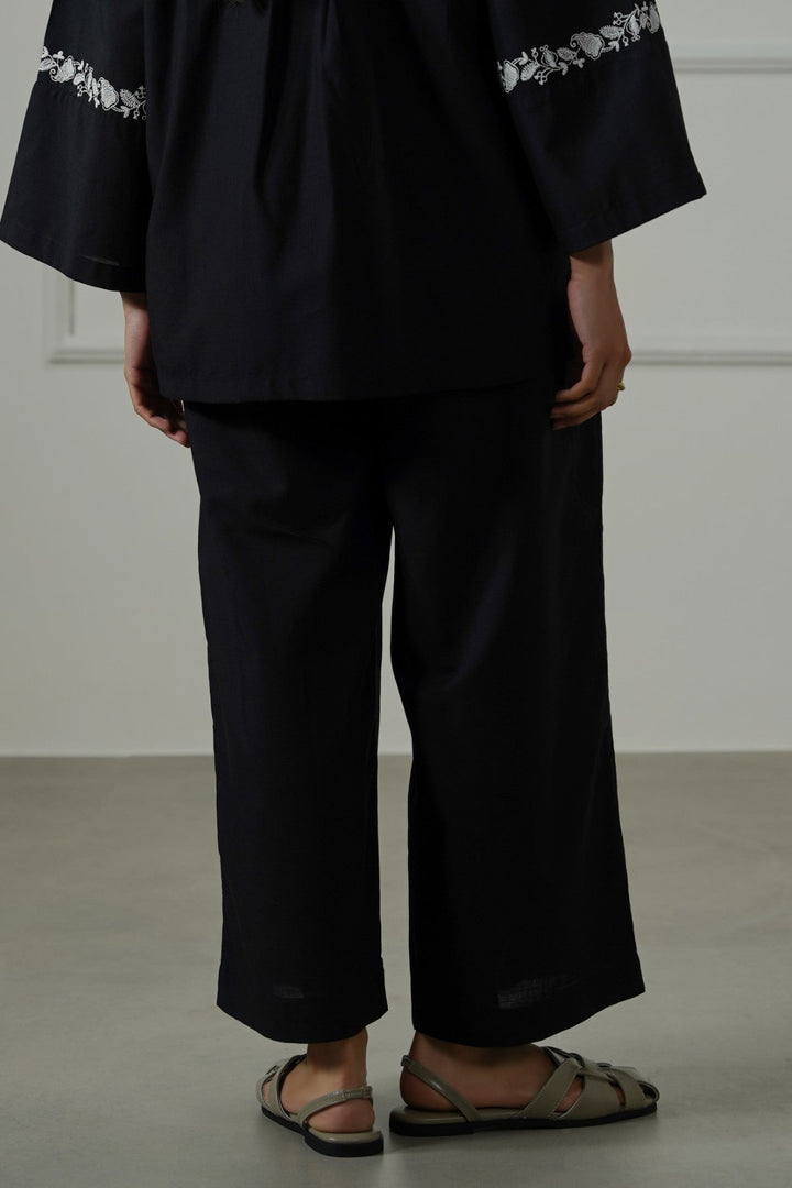 BLACK BRODERIE STRAIGHT PANTS