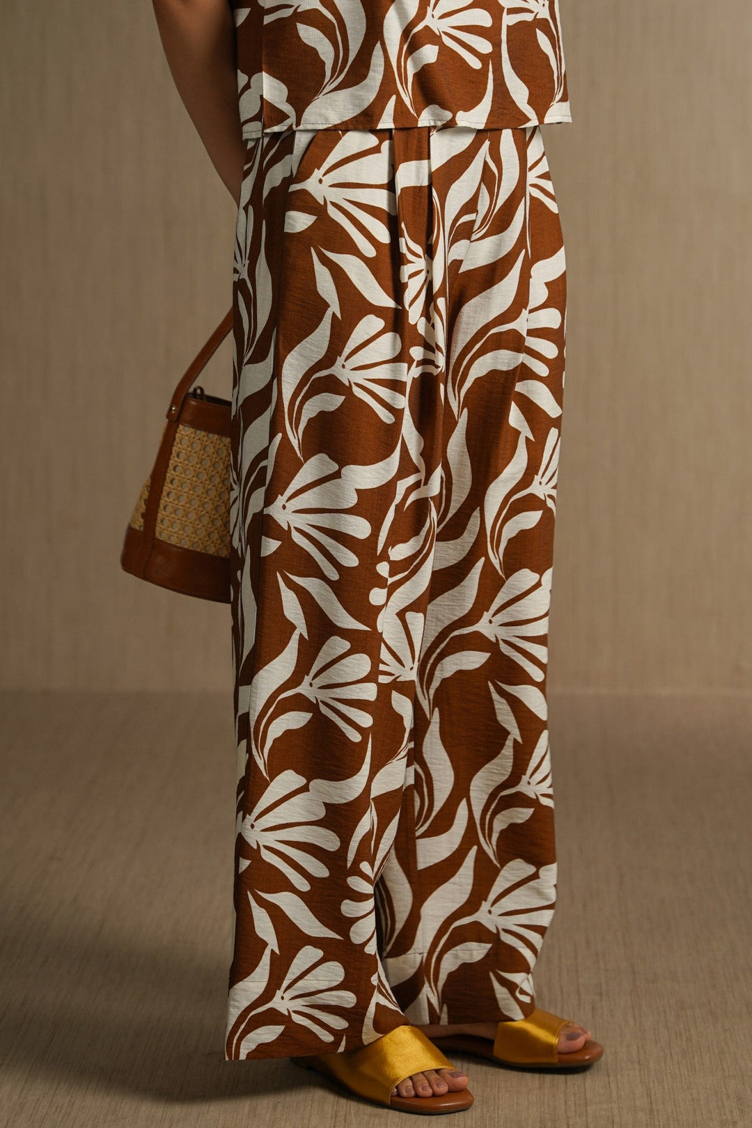 BROWN WHITE TROPIC FLOW PANTS