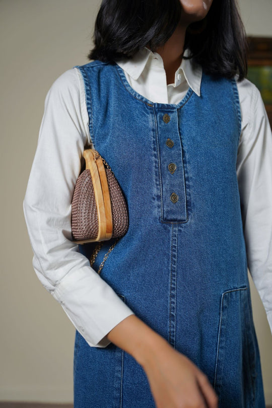 MID BLUE FARMHOUSE DENIM DRESS