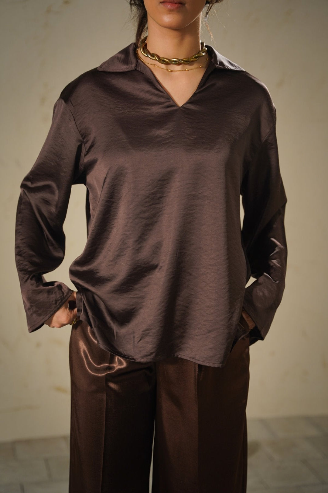 CHOCOLATE SILKY EASY BLOUSE