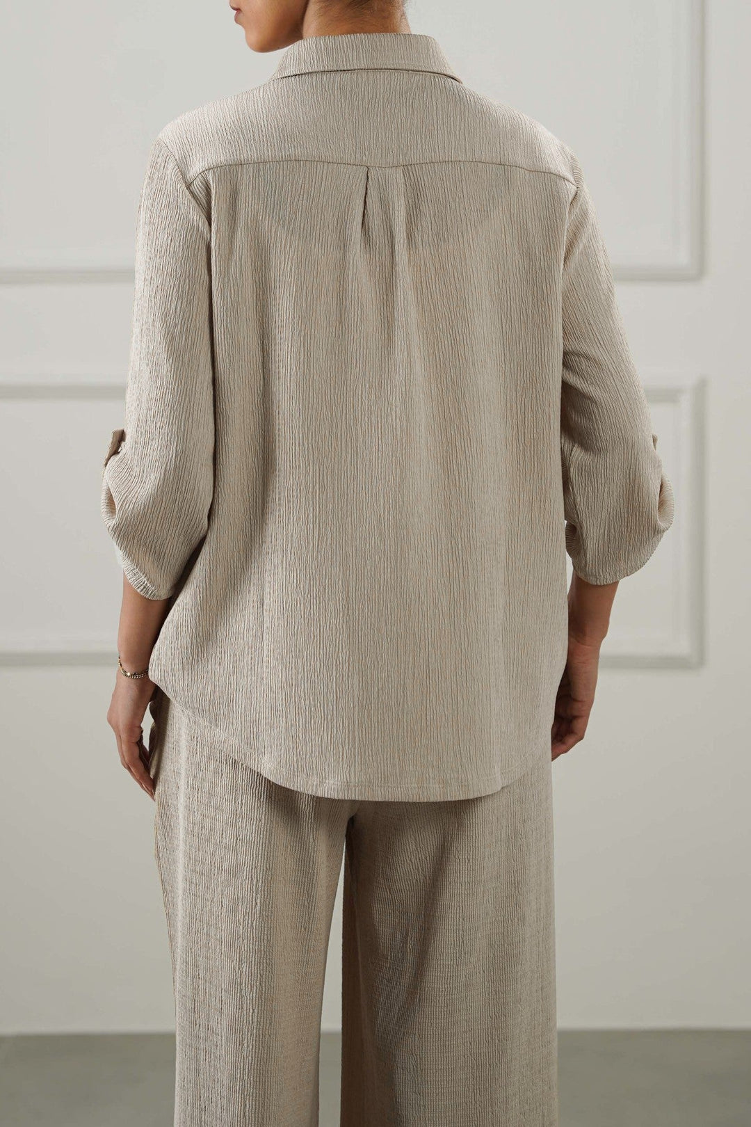OAT WHITE V COLLARED SHIRT