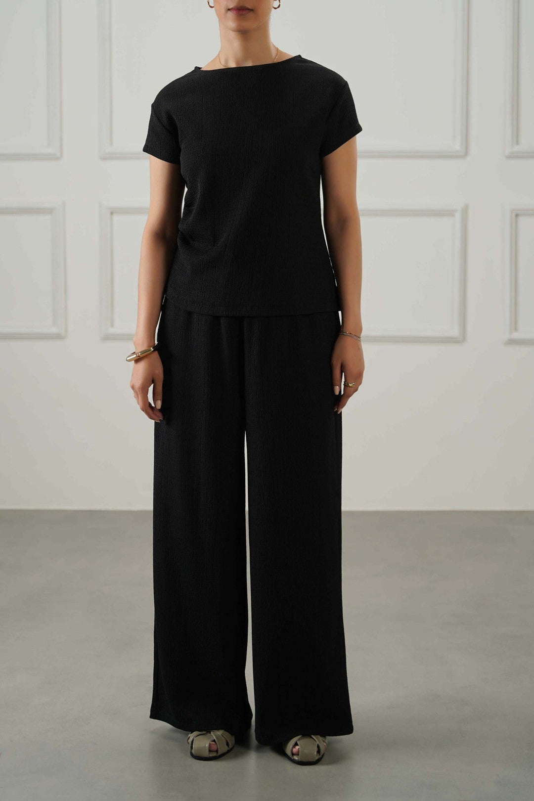 BLACK PLEATED WAIST TEE