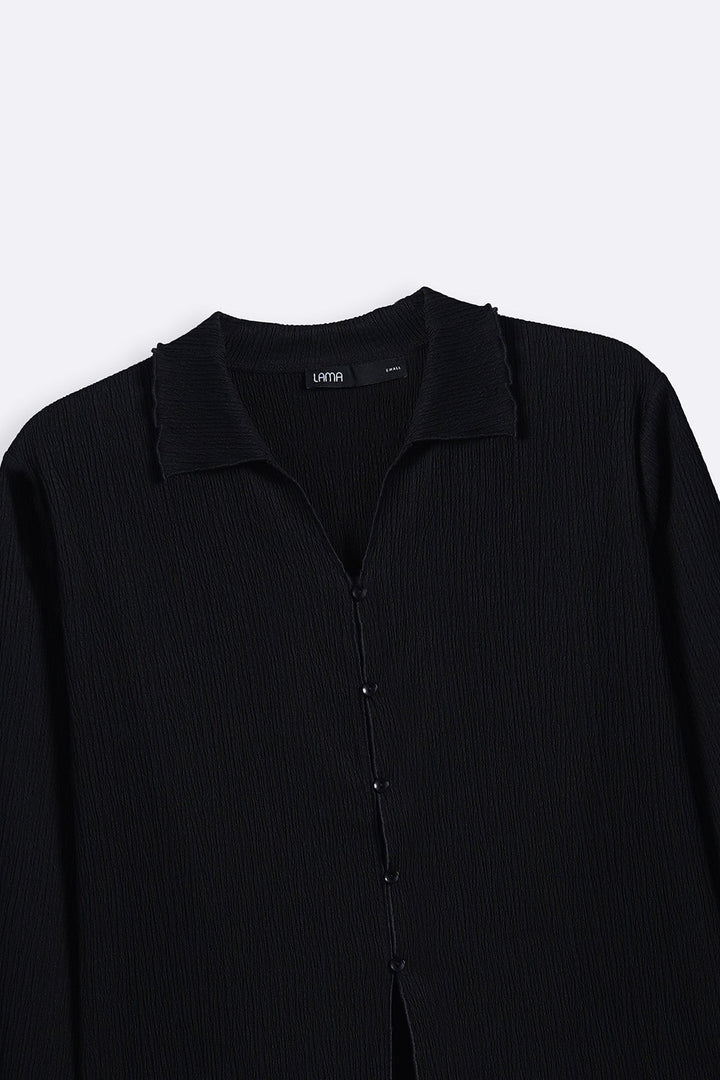 BLACK CRINKLE KNIT BUTTON-DOWN