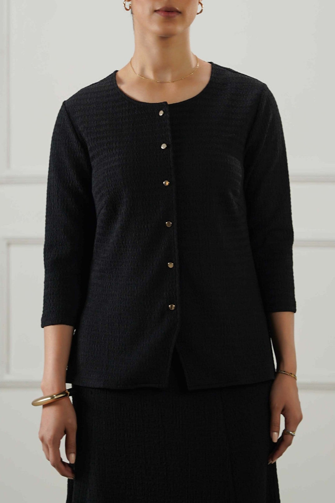 BLACK TEXTURED FITTED SHIRT