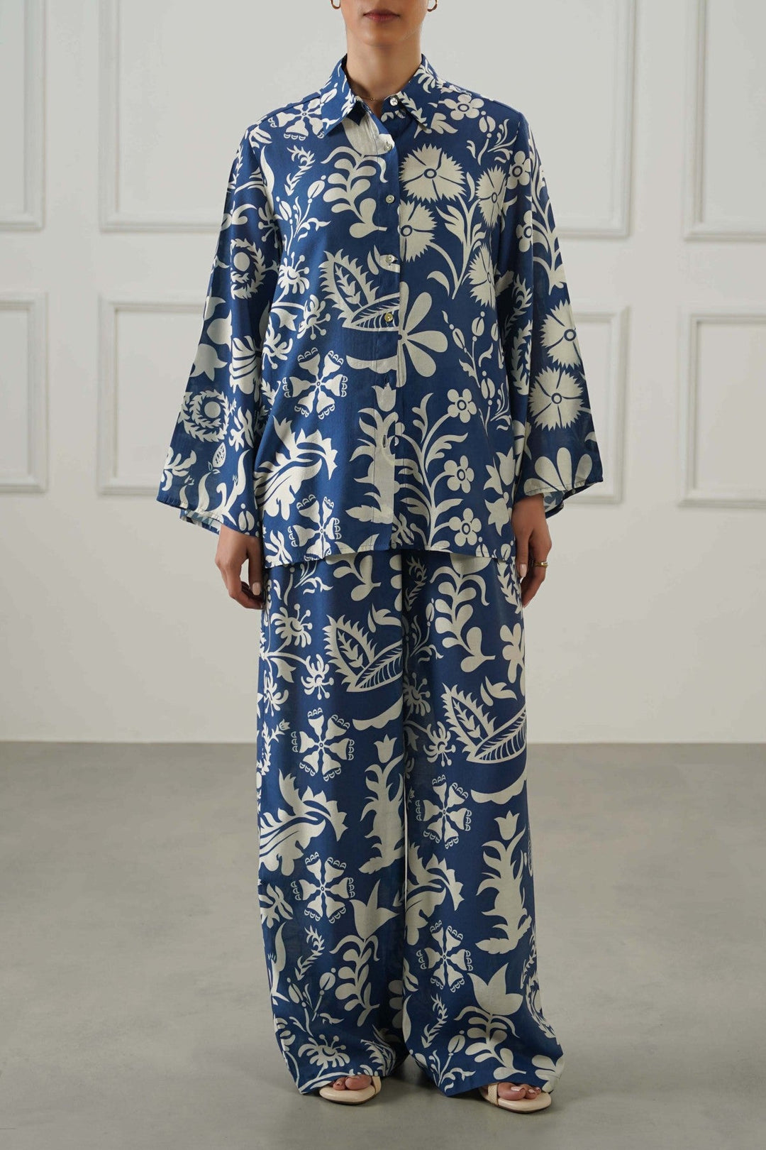 BLUE BUKETAN BUTTON DOWN SHIRT