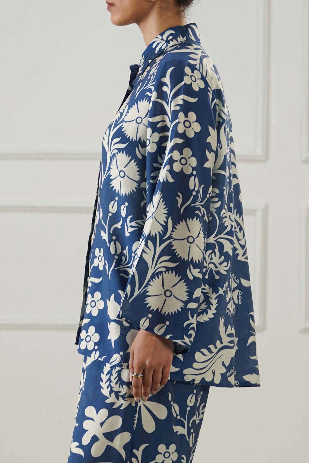 BLUE BUKETAN BUTTON DOWN SHIRT