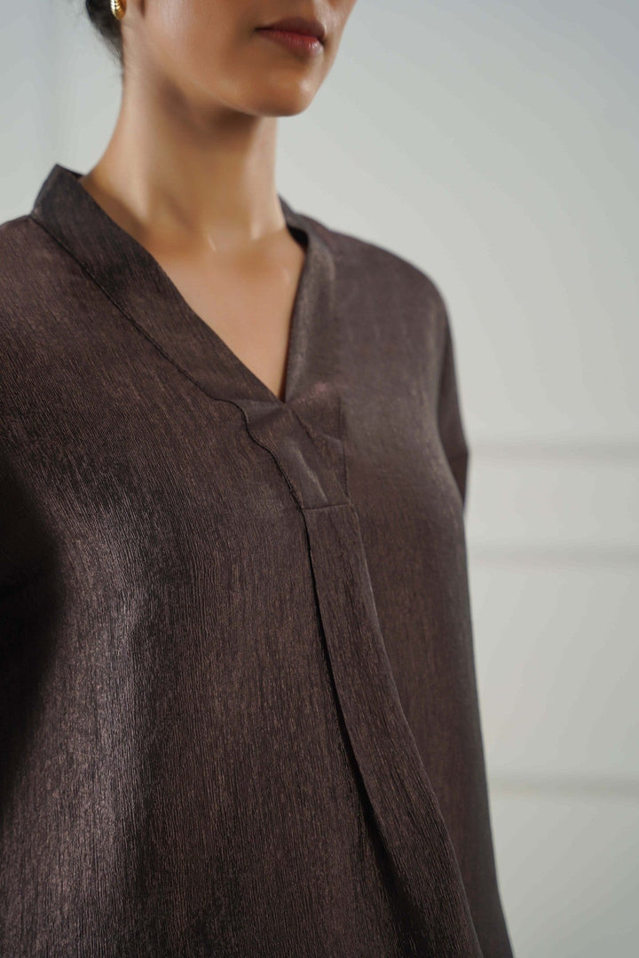 COFFEE TEXTURED FLOWY V NECK TOP