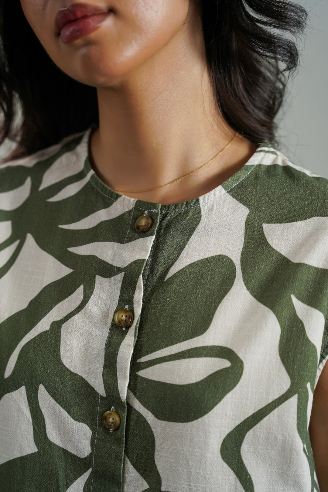 GREEN WEEKEND ON BROADWAY VEST