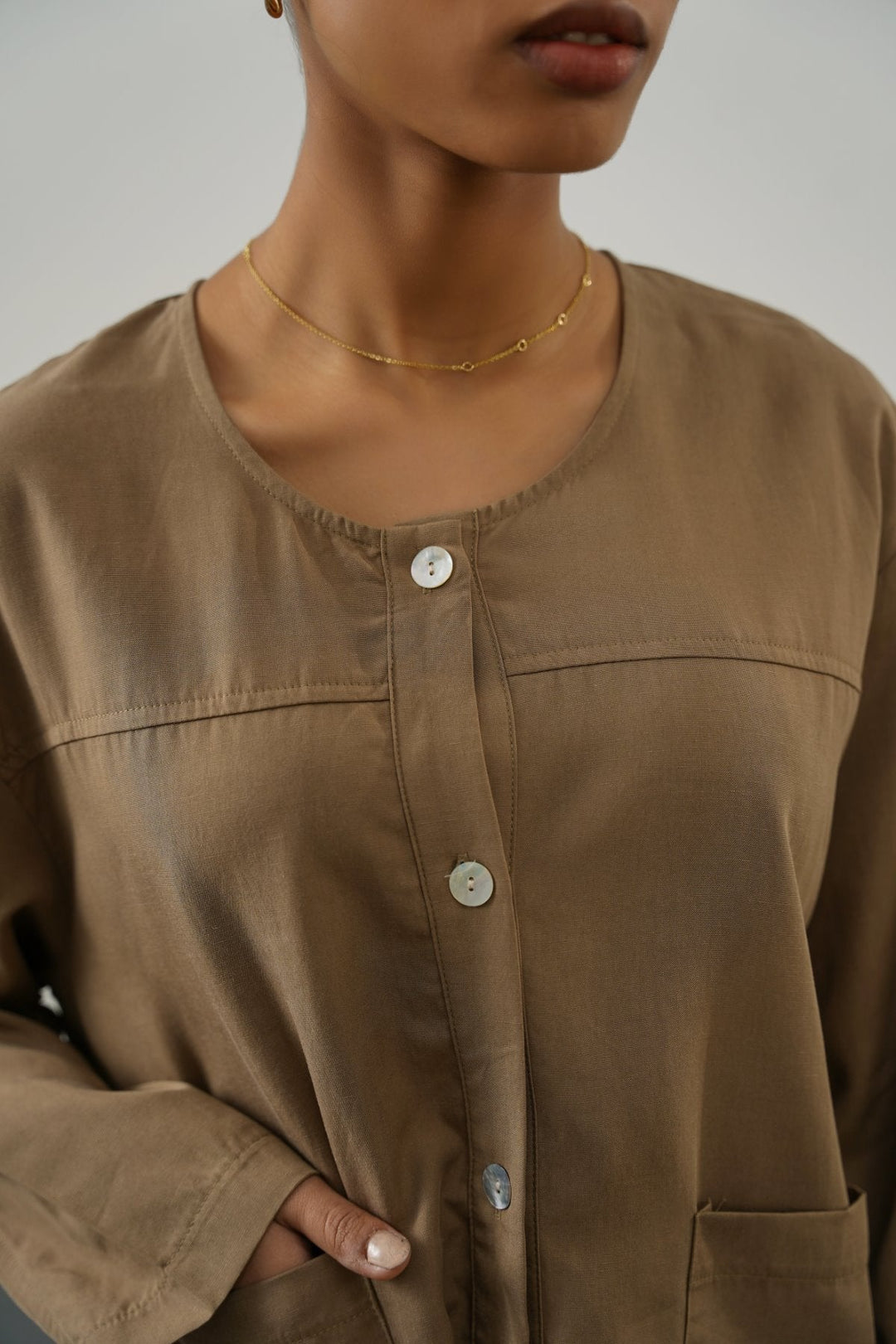 TAUPE TENCEL-LINEN POCKET BLOUSE