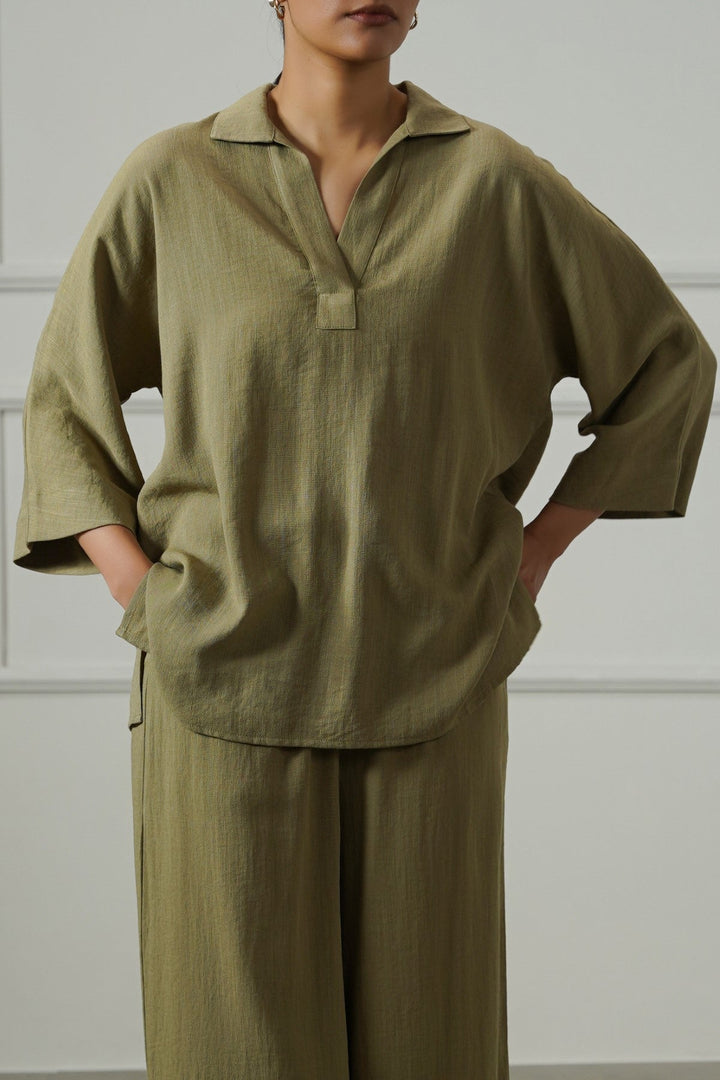 OLIVE PULLOVER SAFARI BLOUSE