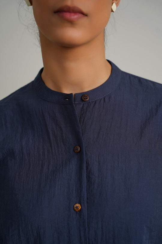 NAVY ESSENTIAL BREEZE SHIRT