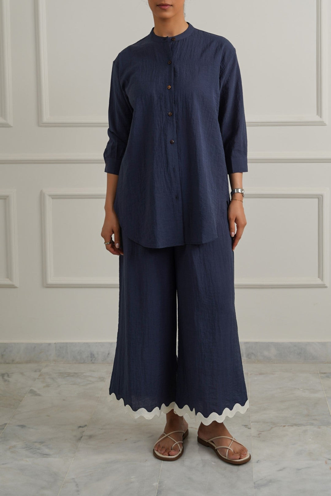 NAVY ESSENTIAL BREEZE SHIRT