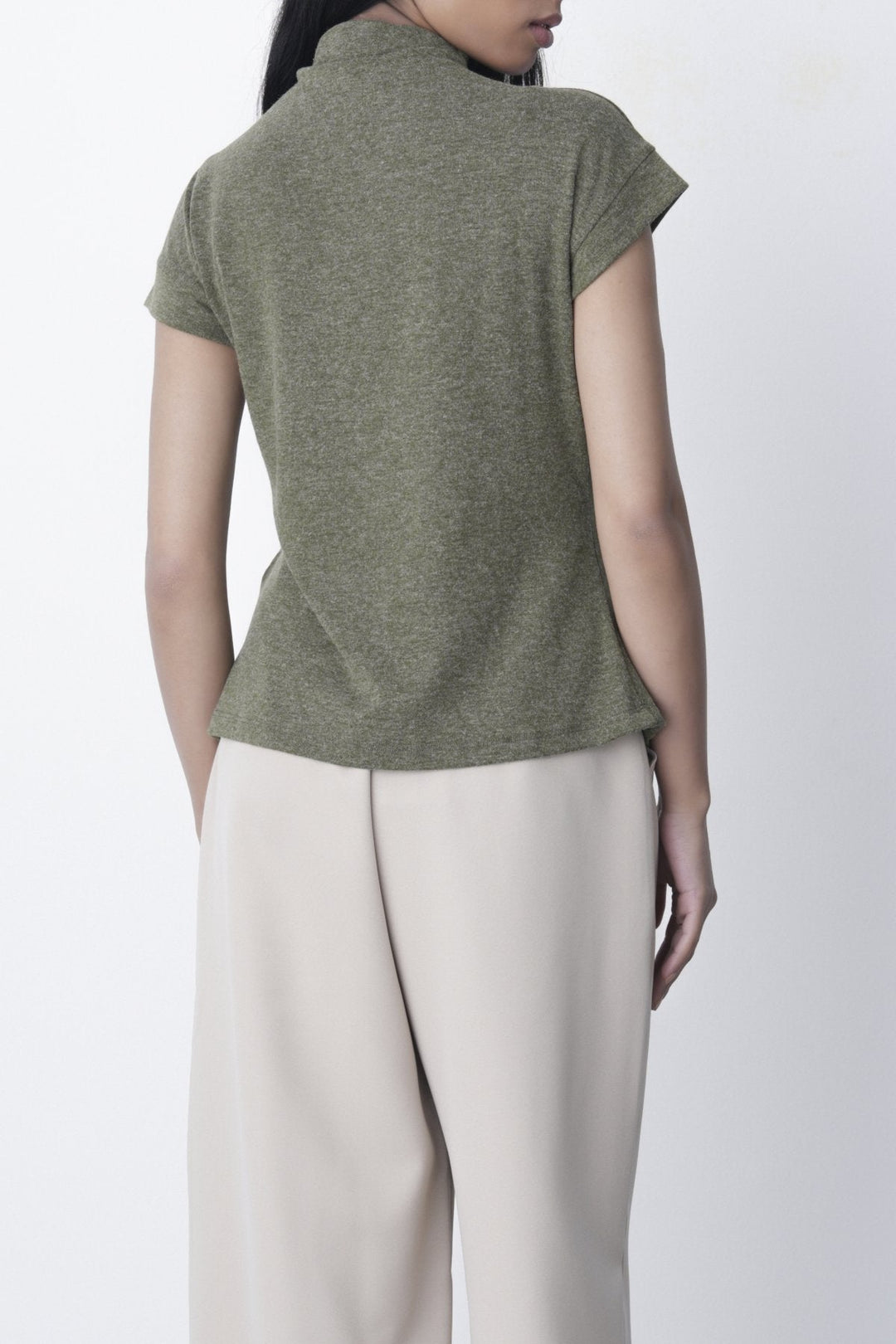 OLIVE-KNOT FUNNEL TOP
