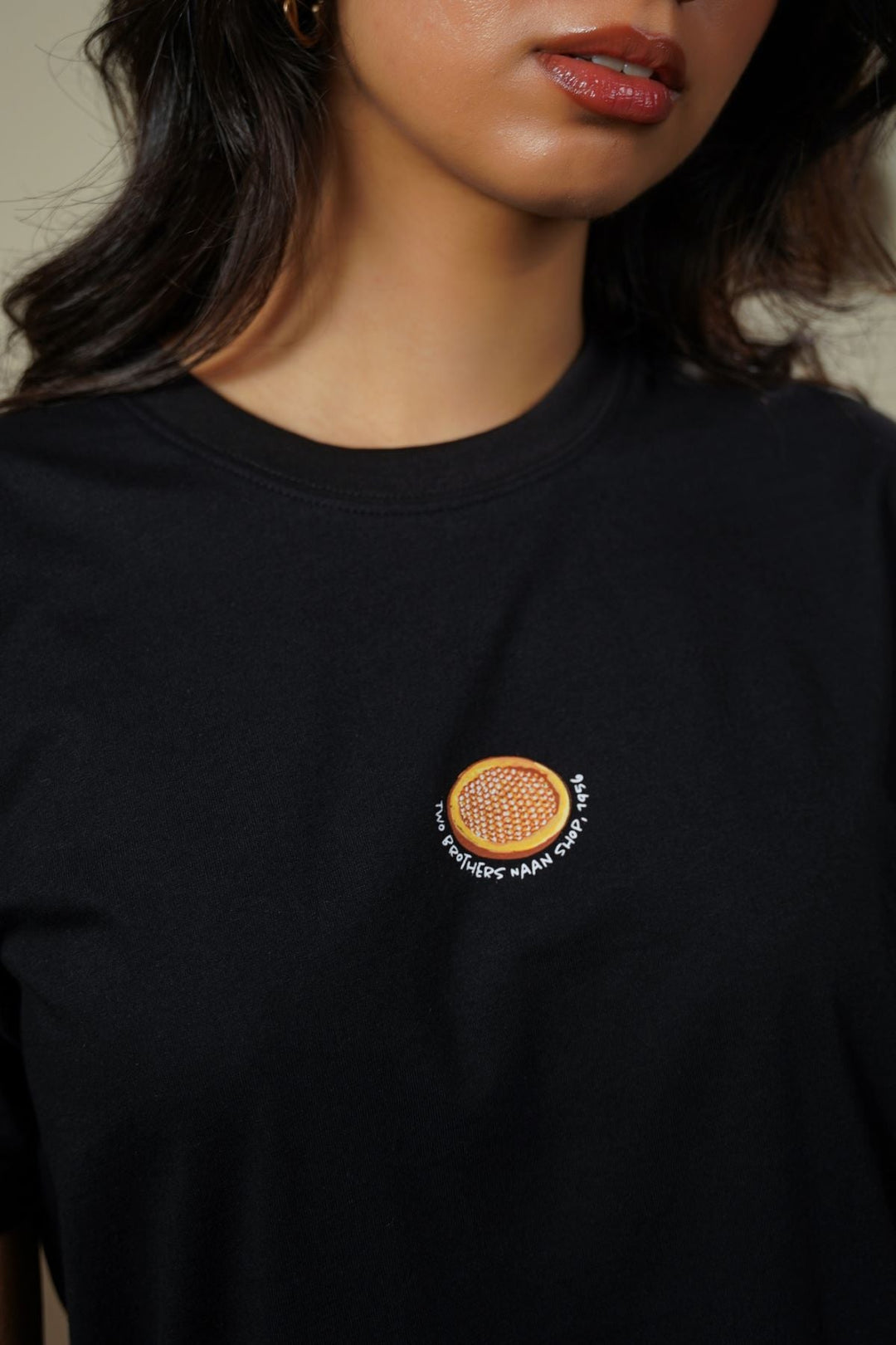 BLACK NAAN SHOP TEE