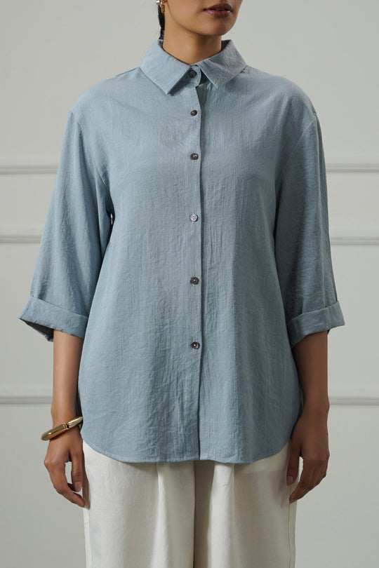 BLUE BACK SLIT BLOUSE
