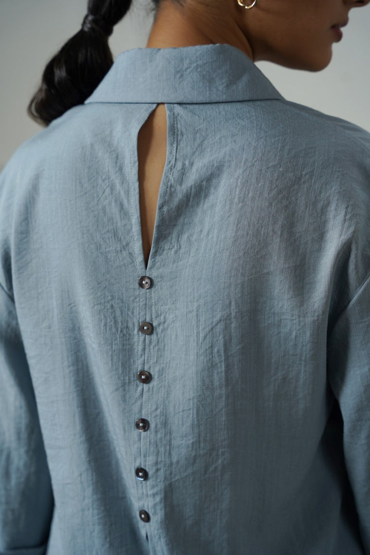 BLUE BACK SLIT BLOUSE