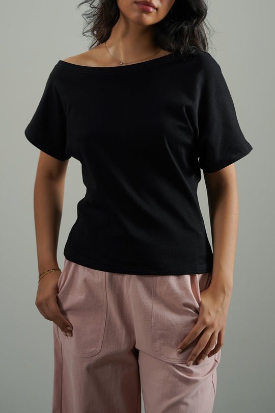 BARE SHOULDER TEE