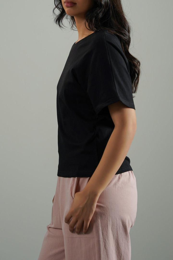 BARE SHOULDER TEE