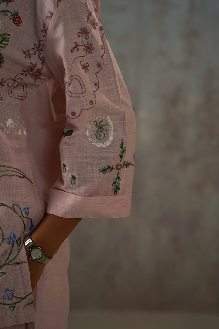 LIGHT PINK PINK BERRY BUTTON DOWN