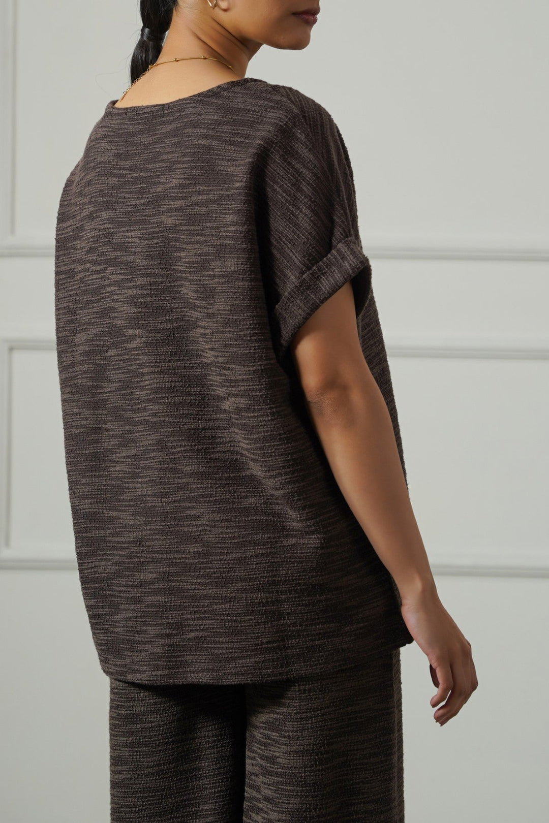 DARK BROWN TEXTURED KNIT BUTTON-DOWN