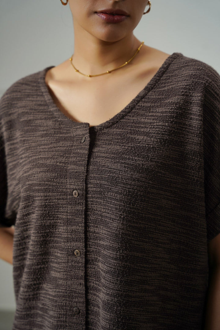 DARK BROWN TEXTURED KNIT BUTTON-DOWN