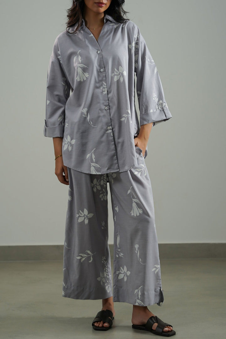 GREY PETAL IMPRINT SHIRT