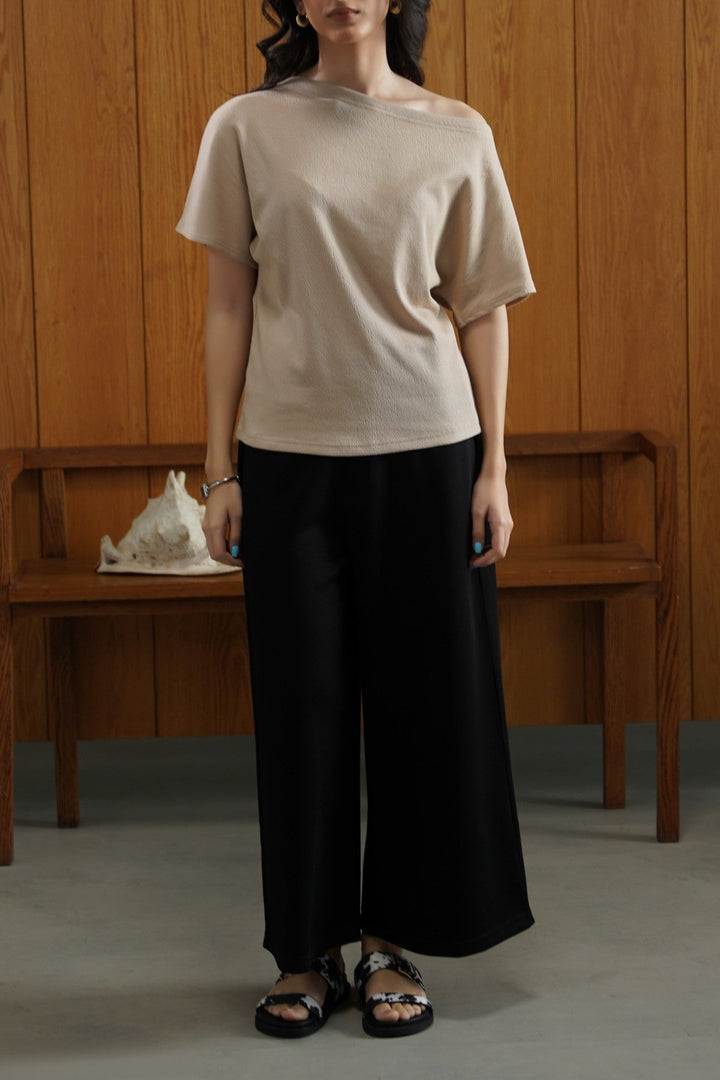 TEXTURED BLOUSON KNIT TOP