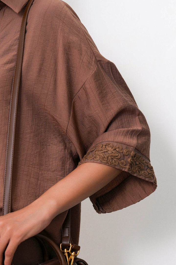 LACE TRIM BLOUSE