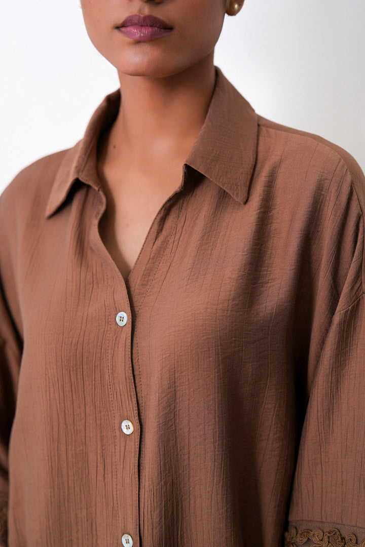 LACE TRIM BLOUSE