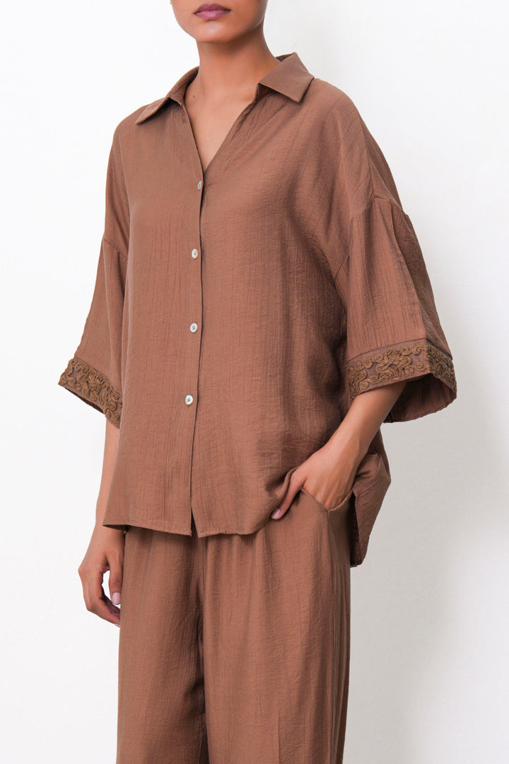 LACE TRIM BLOUSE