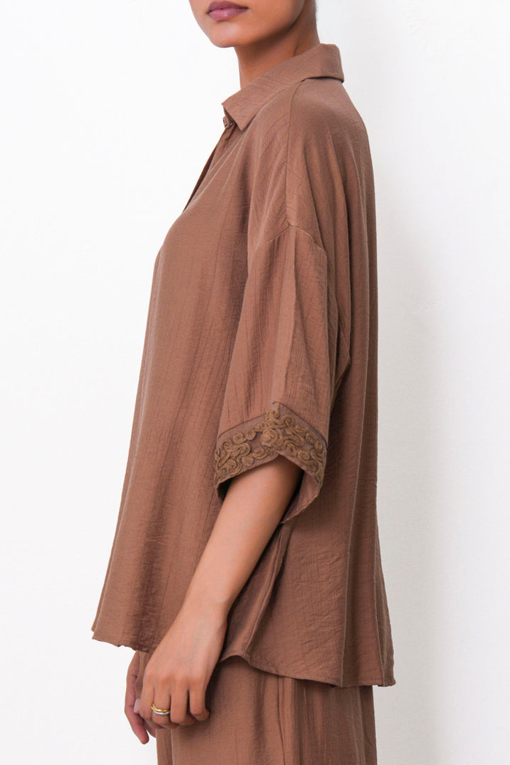 LACE TRIM BLOUSE