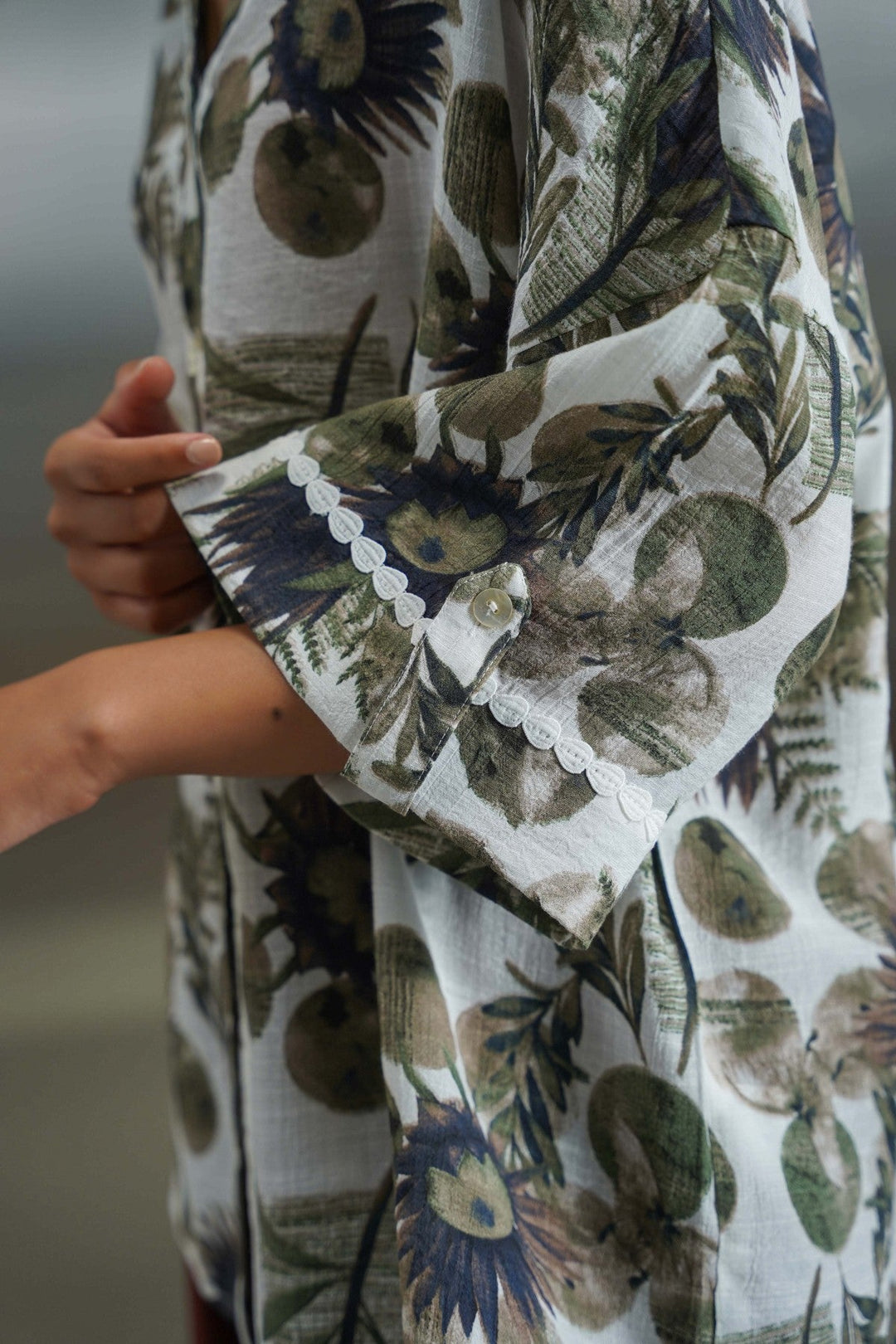 BEIGE CORNFLOWER PRINT SHIRT