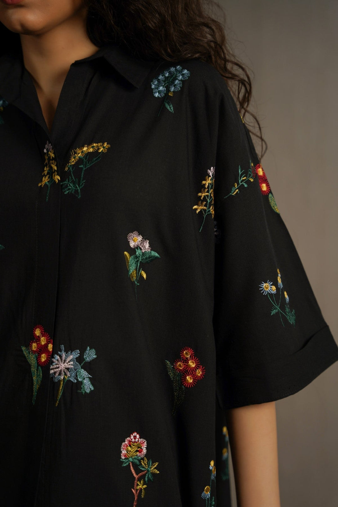 BLACK BLACK FLORA TUNICS
