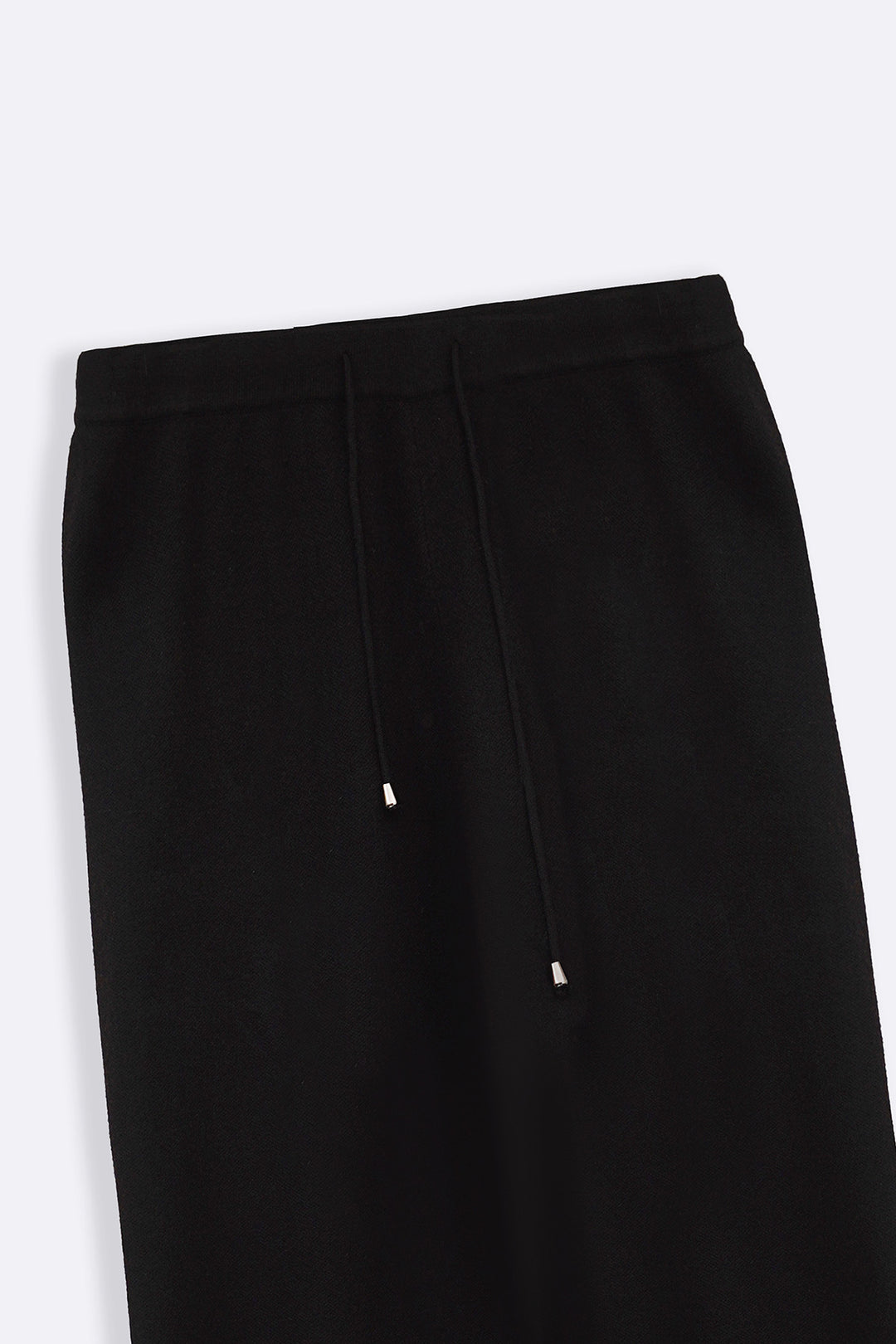 BLACK STRAIGHT PANTS
