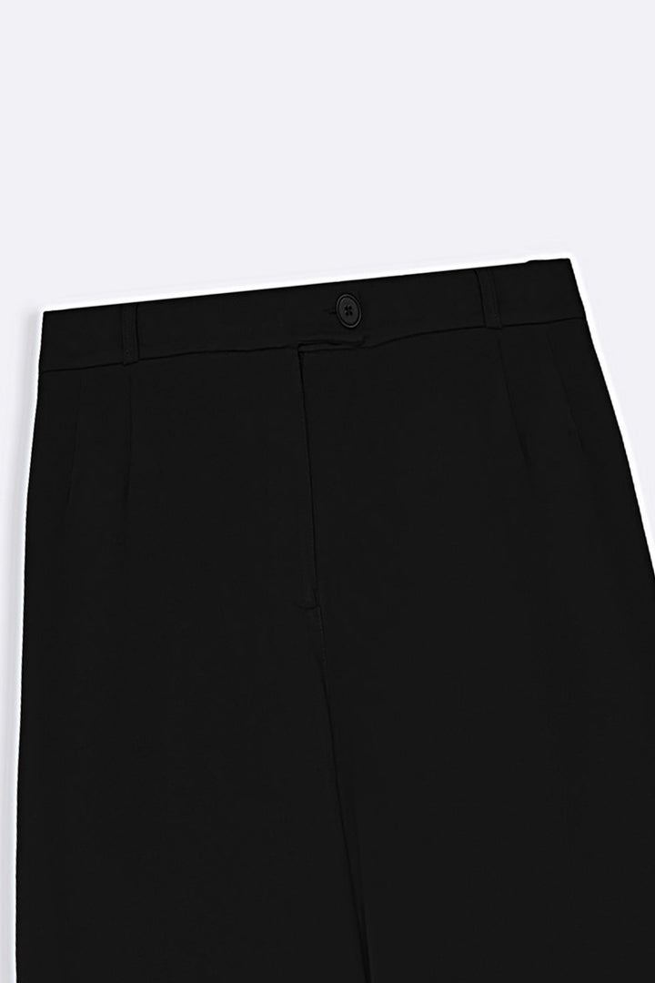 BLACK STRAIGHT LEG PANTS