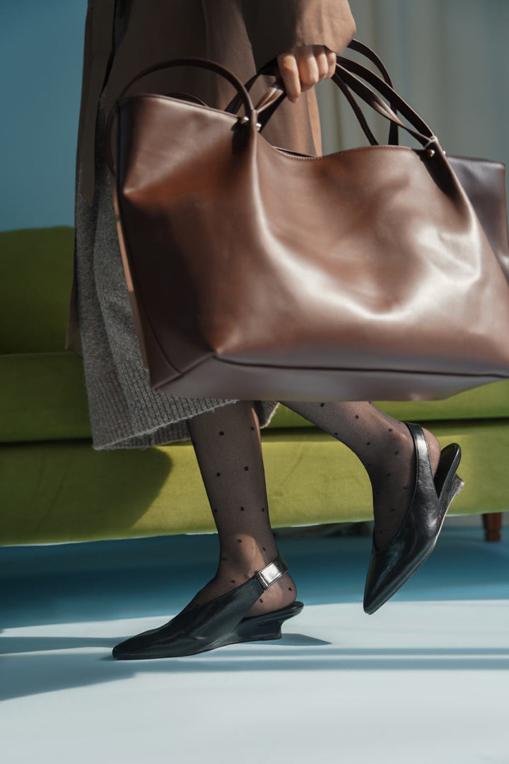 BLACK MESH DOT STOCKINGS