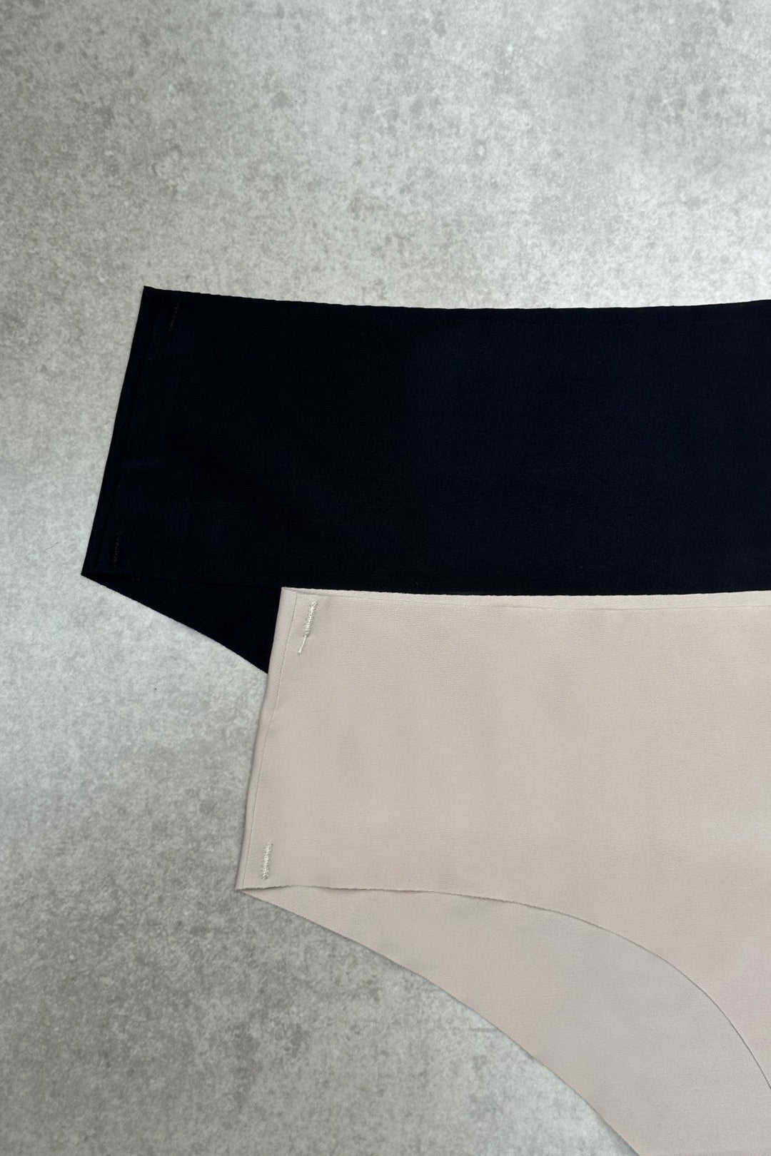 BLACK BAREFIT SEAMLESS BRIEF