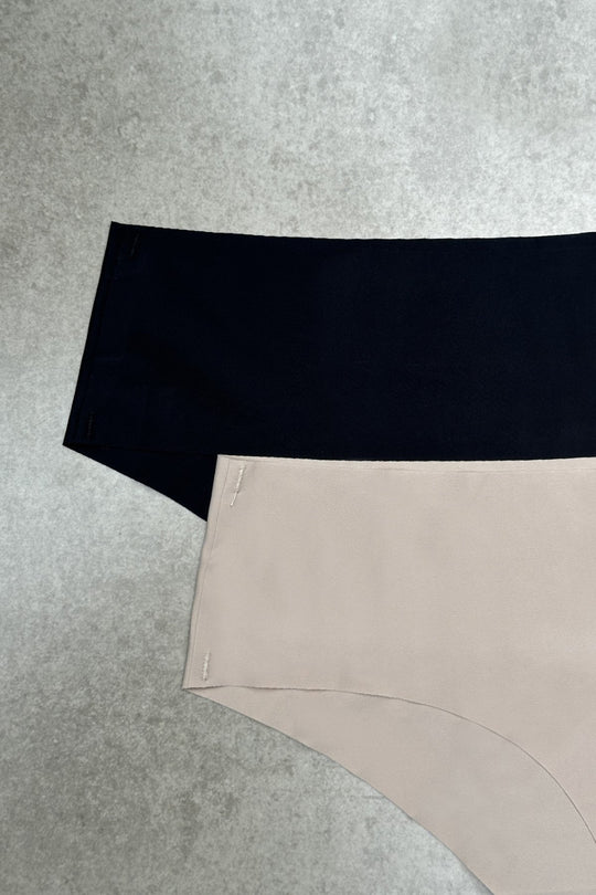 BLACK BAREFIT SEAMLESS BRIEF
