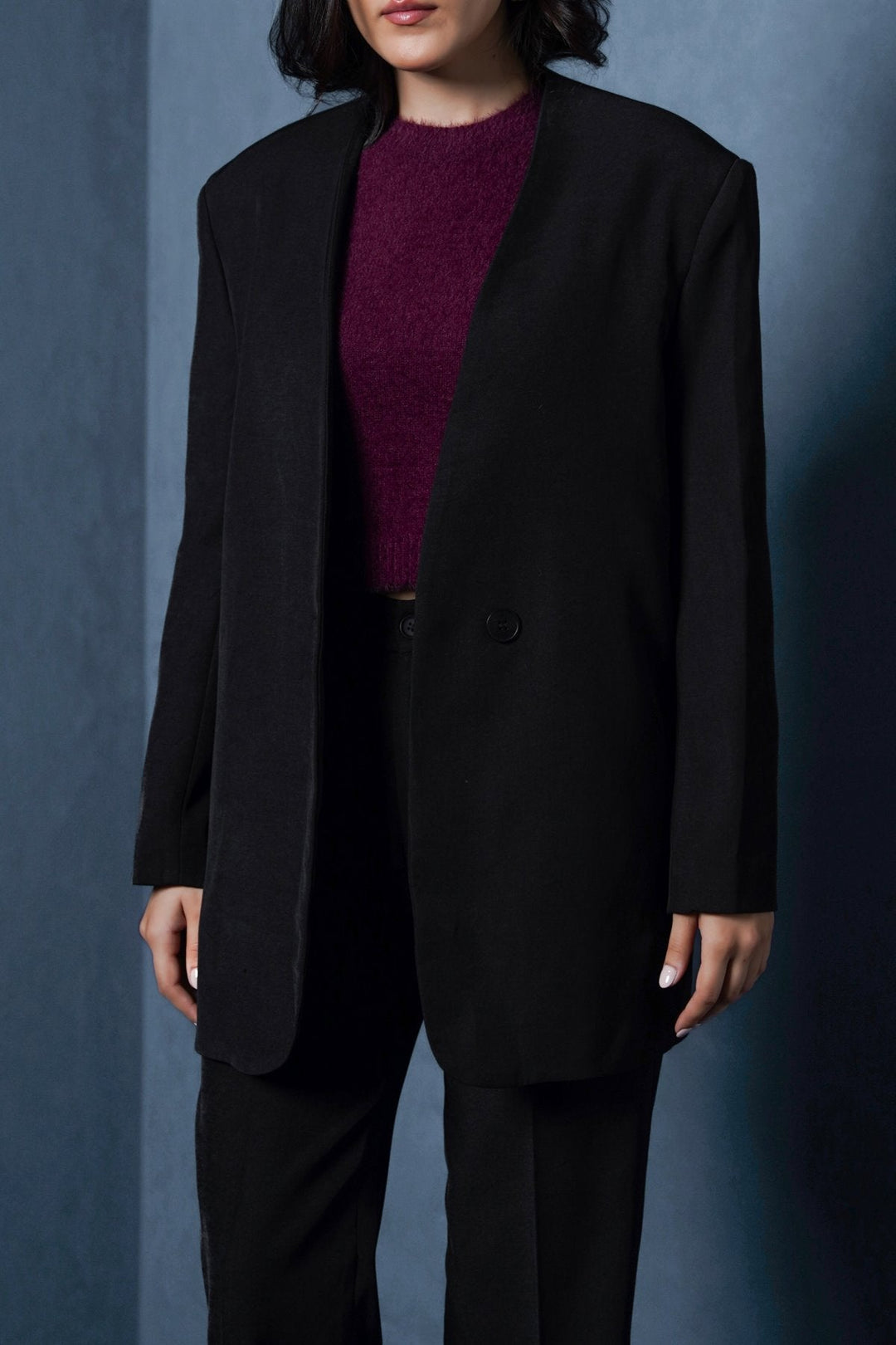 BLACK COLLARLESS BLAZER