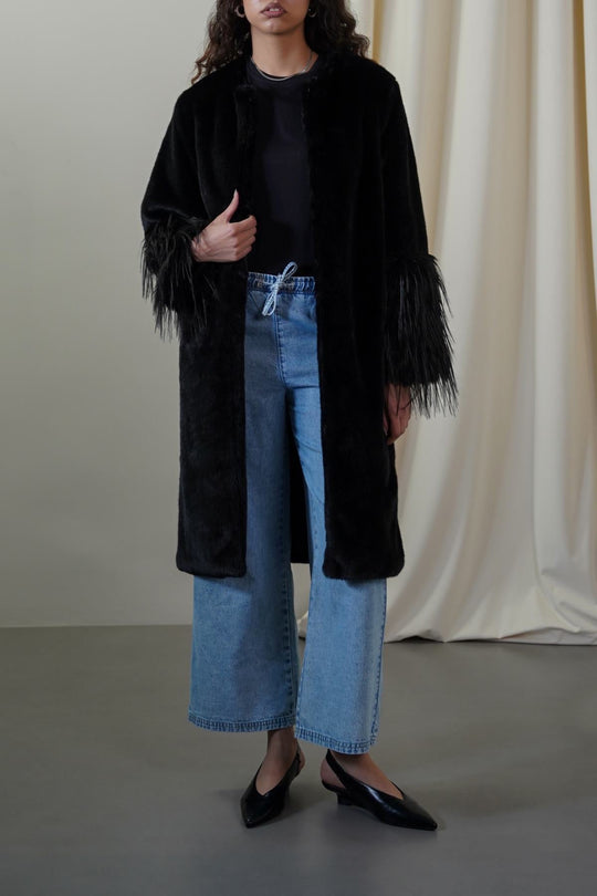 BLACK LONGLINE FEATHERED FUR COAT