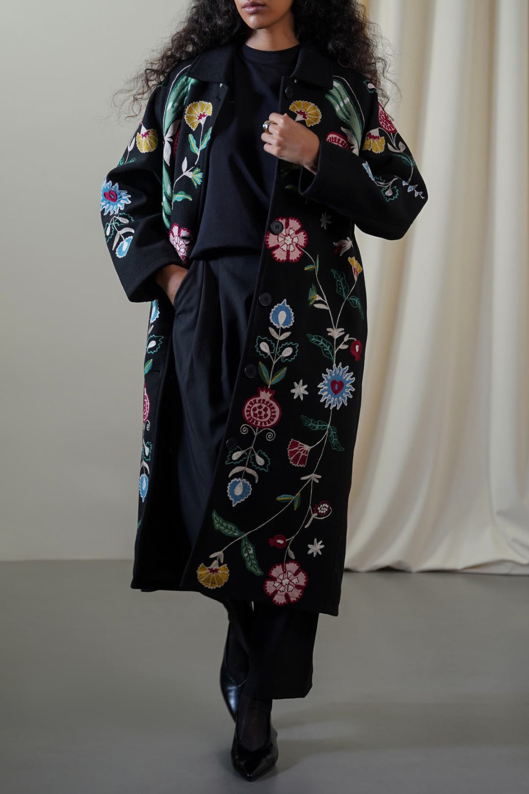 BLACK BOUTIQUE EMBROIDERED LONG COAT