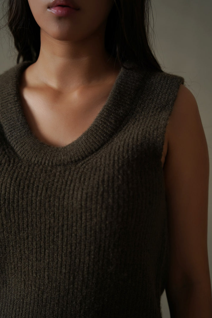 GREEN COSY SWEATER VEST