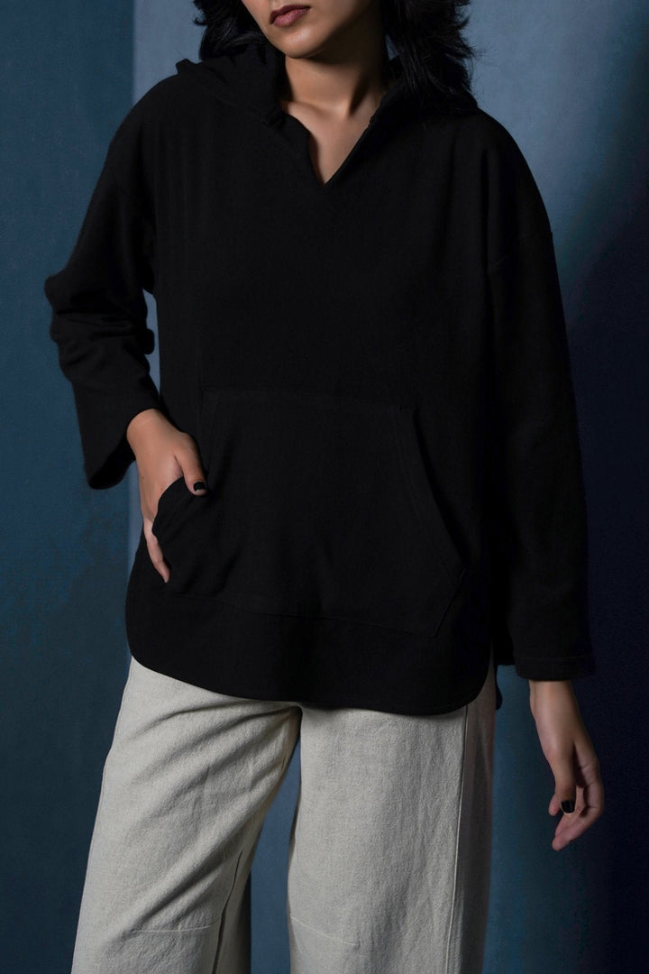 BLACK LOUNGE V-NECK HOODIE