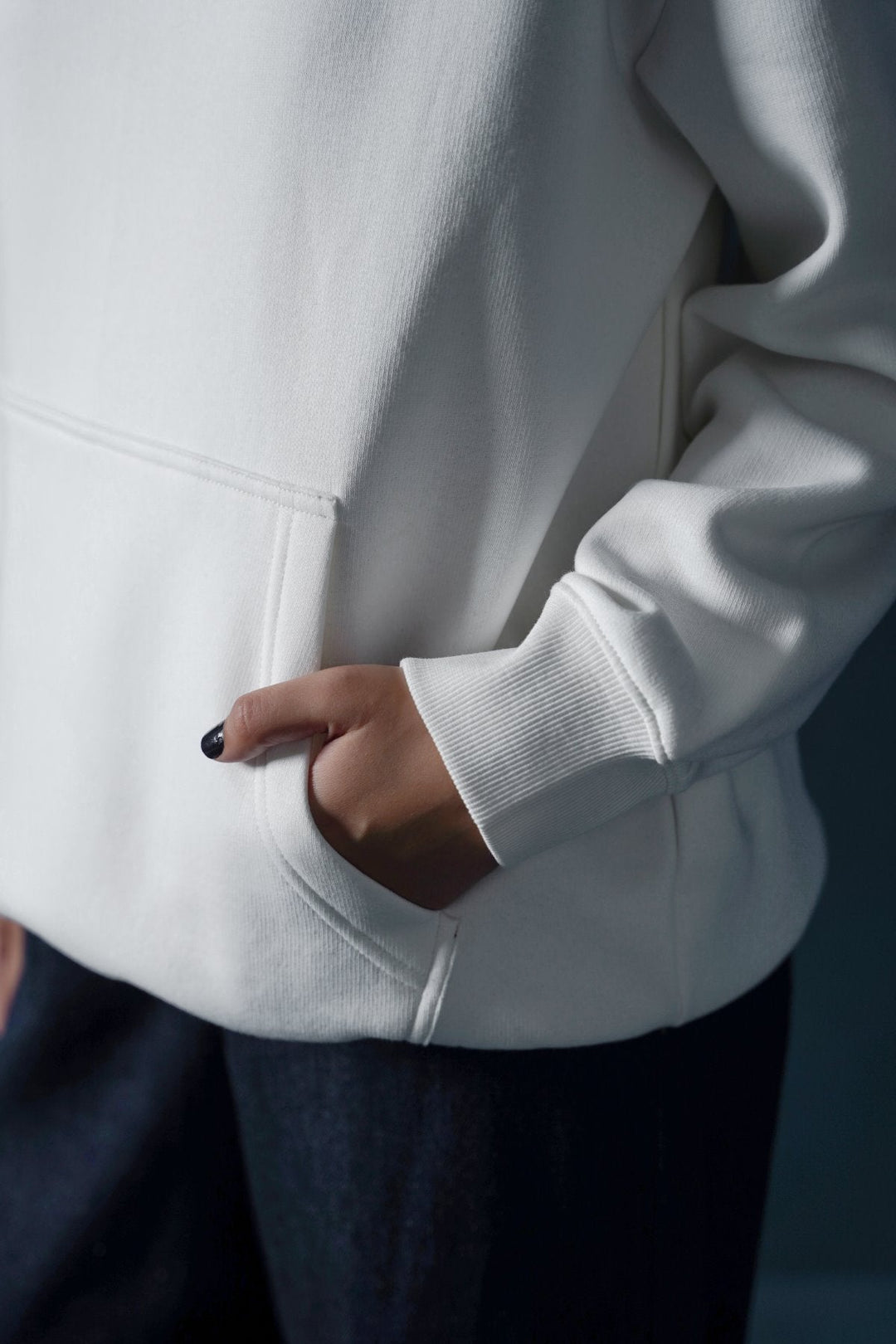 WHITE CLASSIC HOODIE