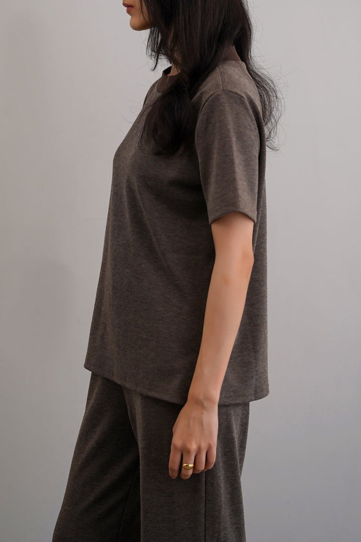 BROWN LIVE IN TEE