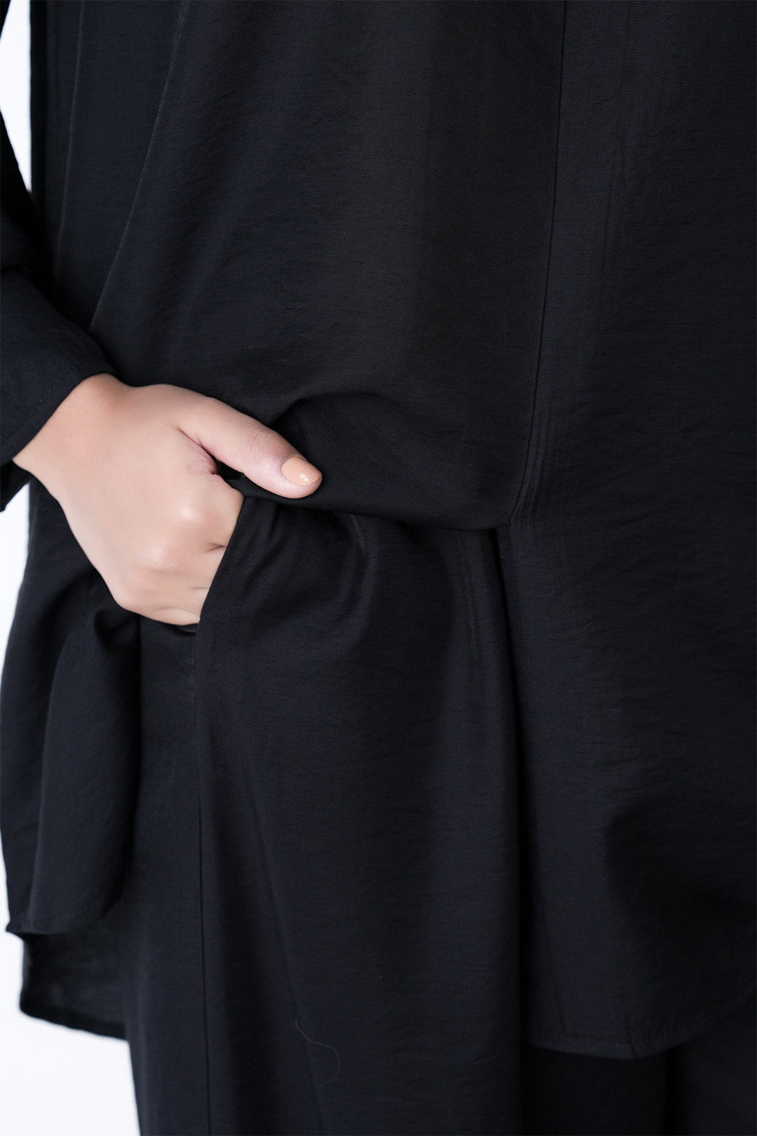 BLACK-FLOWY LONG PANTS