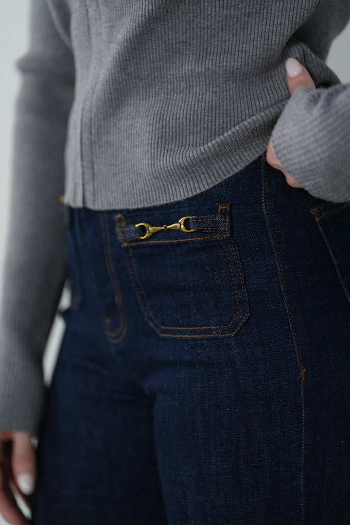FLARE BUCKLED JEANS