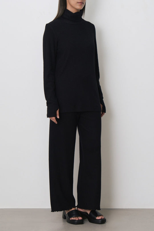 FLUTTER KNIT PANTS