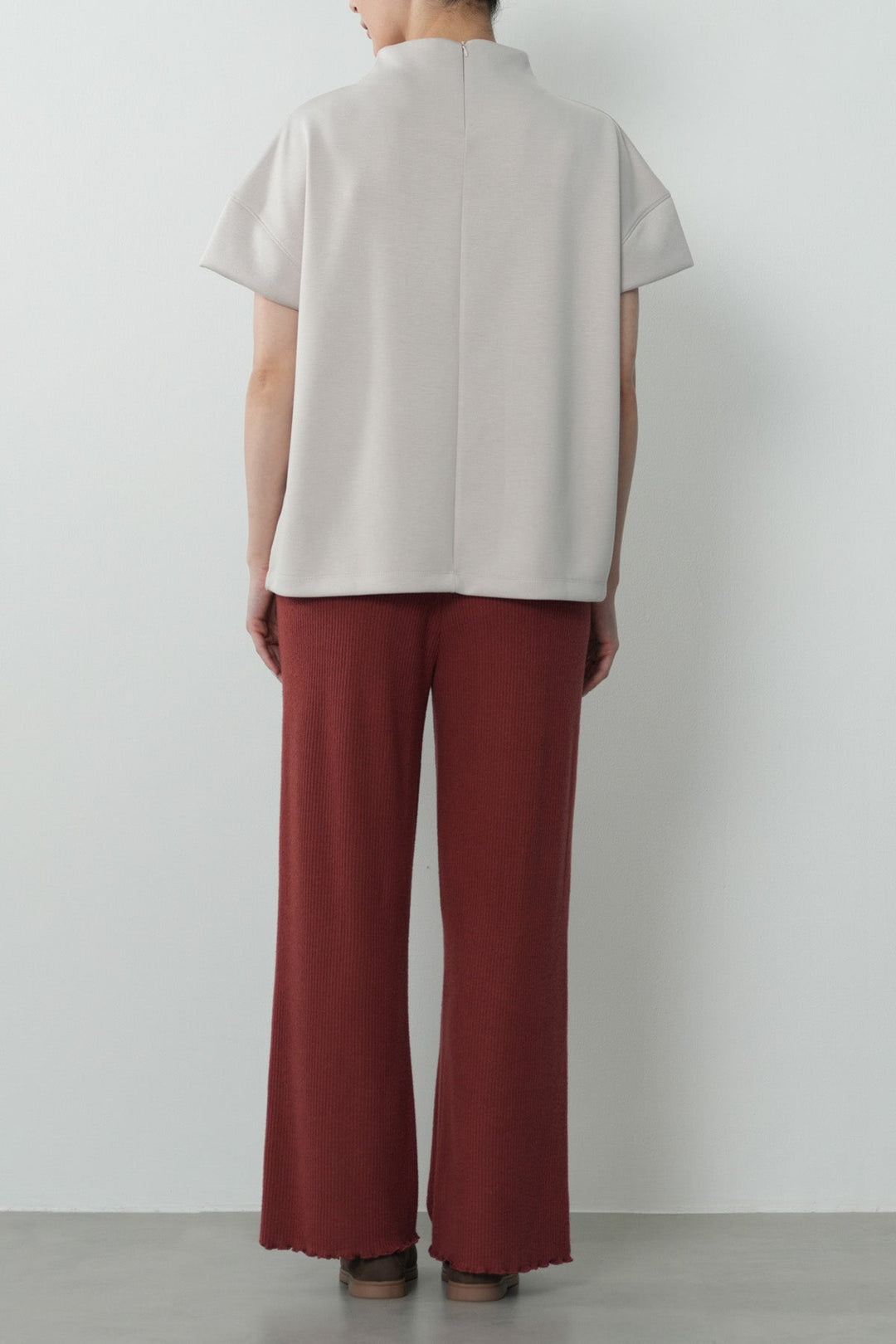 FLUTTER KNIT PANTS