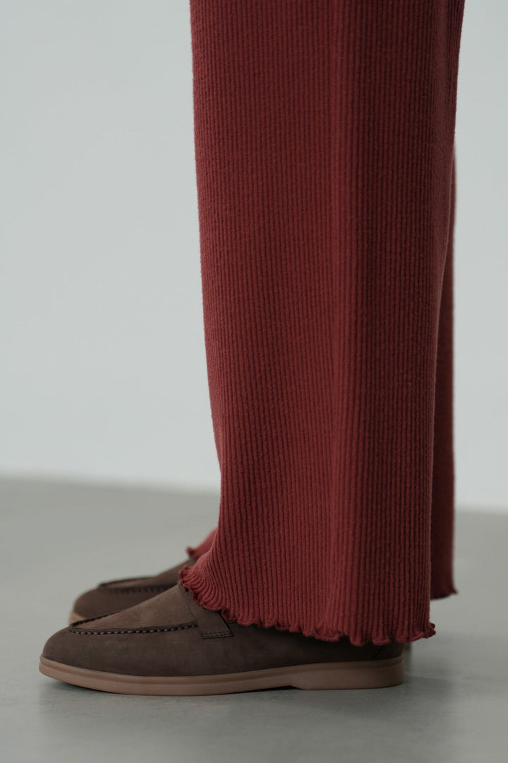 FLUTTER KNIT PANTS